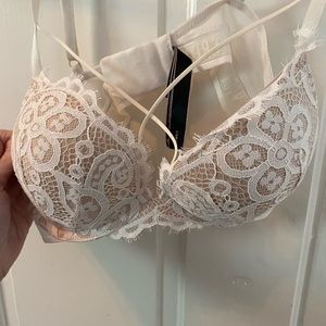Victoria’s Secret Bombshell Lace Push-Up Bra